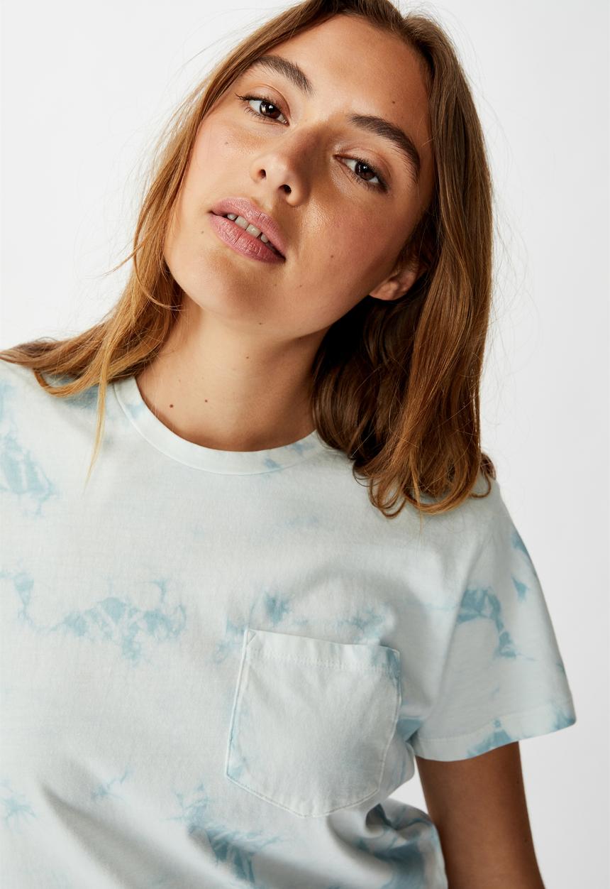 Cotton On - Chopped pockets tie dye T-shirt - blue