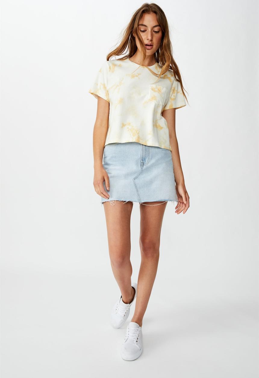 Cotton On - Chopped pockets tie dye T-shirt - cream & yellow 