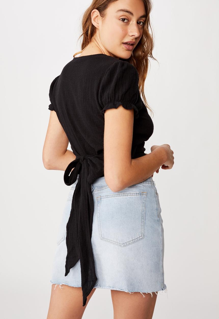 Cotton On - Prairie short sleeve wrap blouse - black