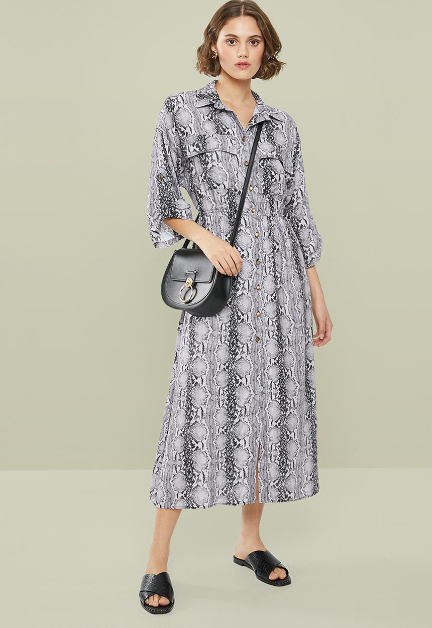 Superbalist - Printed utility style shirt dress - purple & black