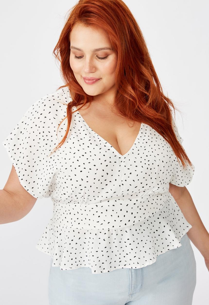 Cotton On - Curve the ultimate tea blouse Nadia spots - white & black