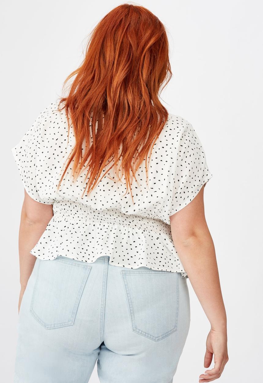 Cotton On - Curve the ultimate tea blouse Nadia spots - white & black