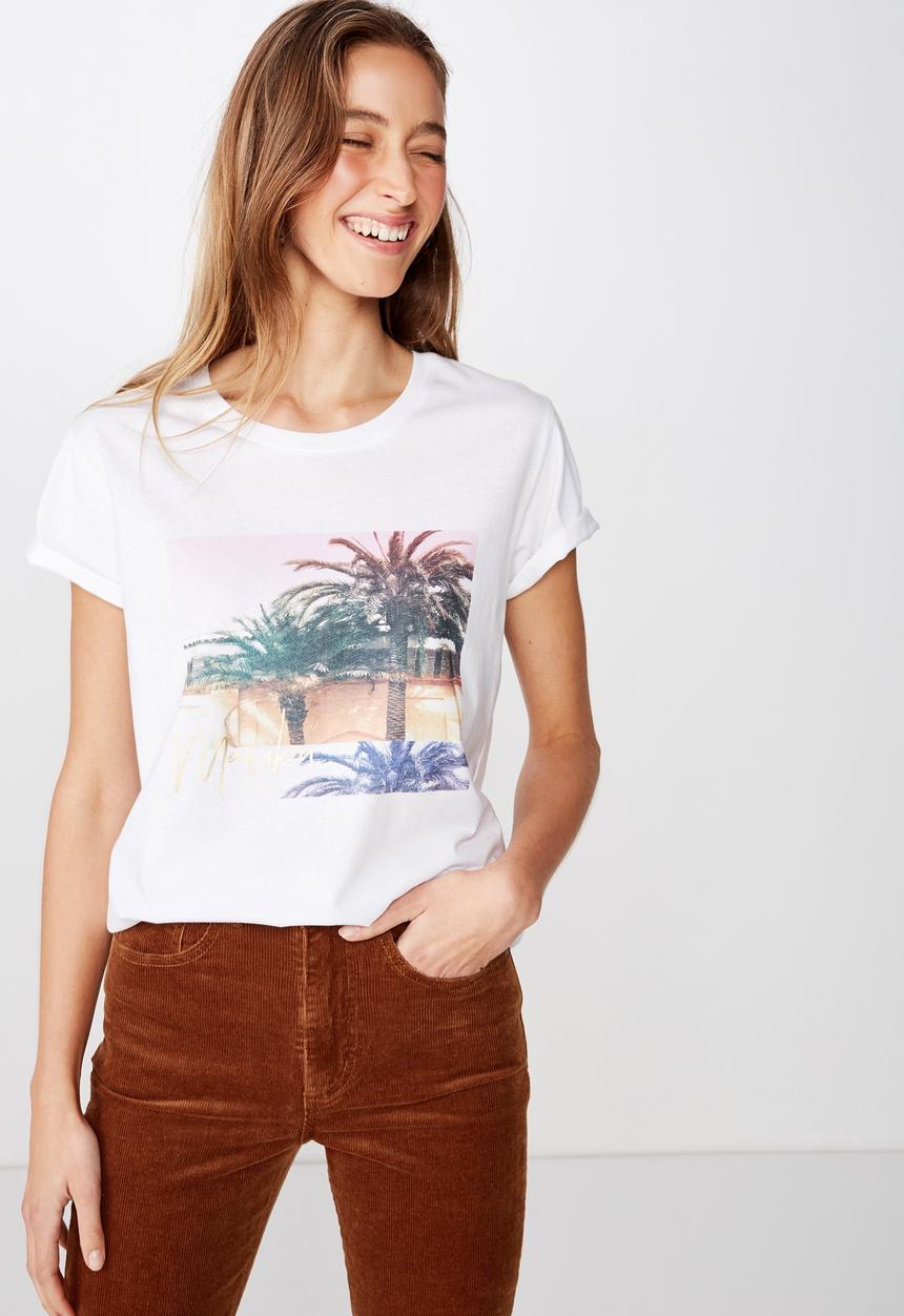Cotton On - Classic photo short sleeve tee malibu palm - white