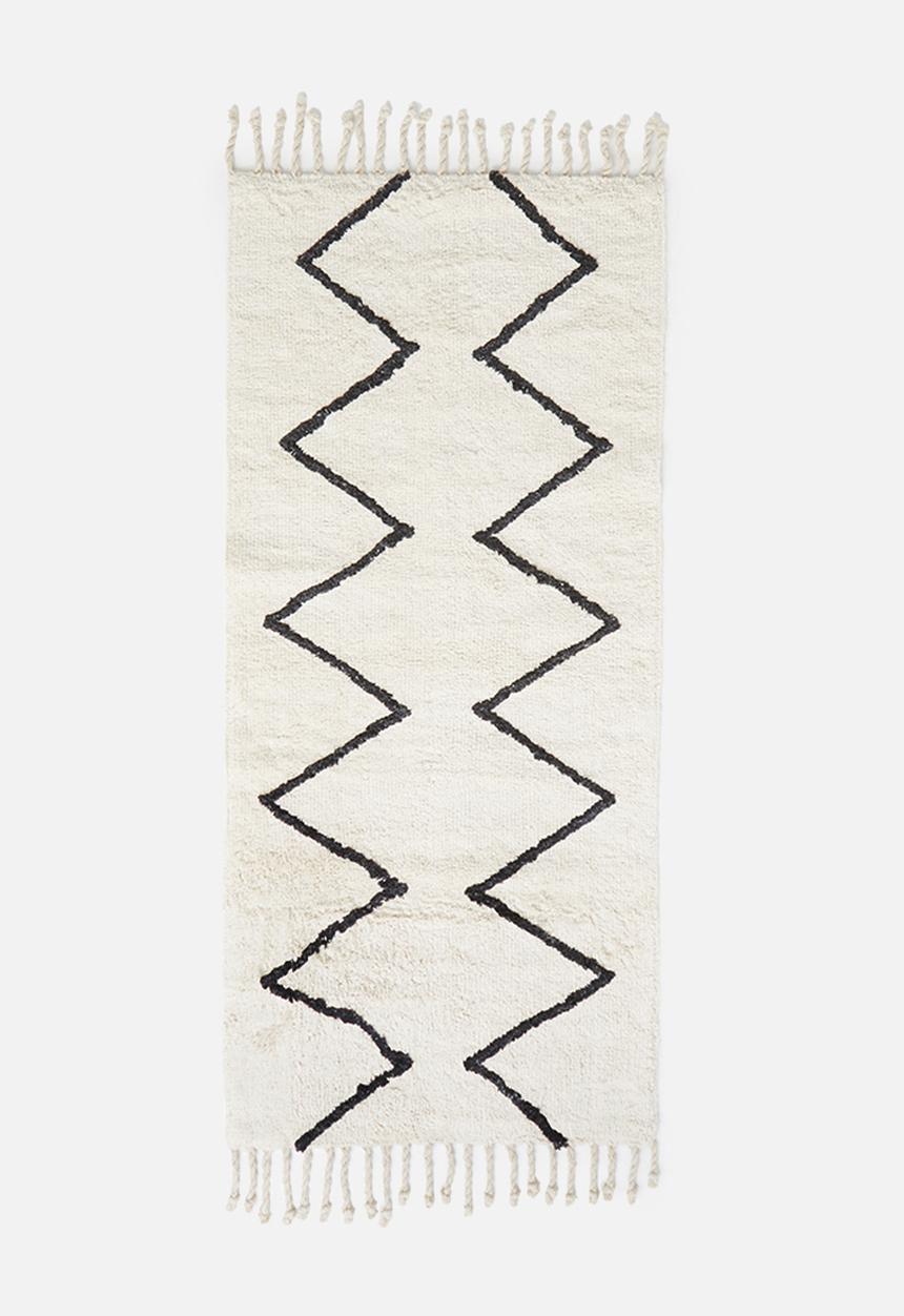 Sixth Floor - Tufted runner - white & black
