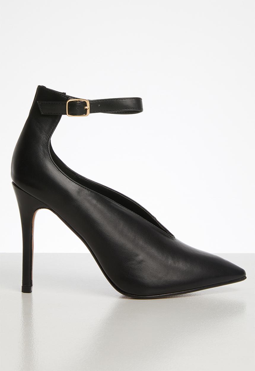 Superbalist - V-vamp stiletto court - black
