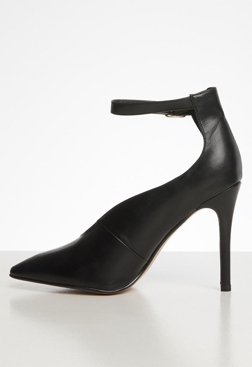 Superbalist - V-vamp stiletto court - black