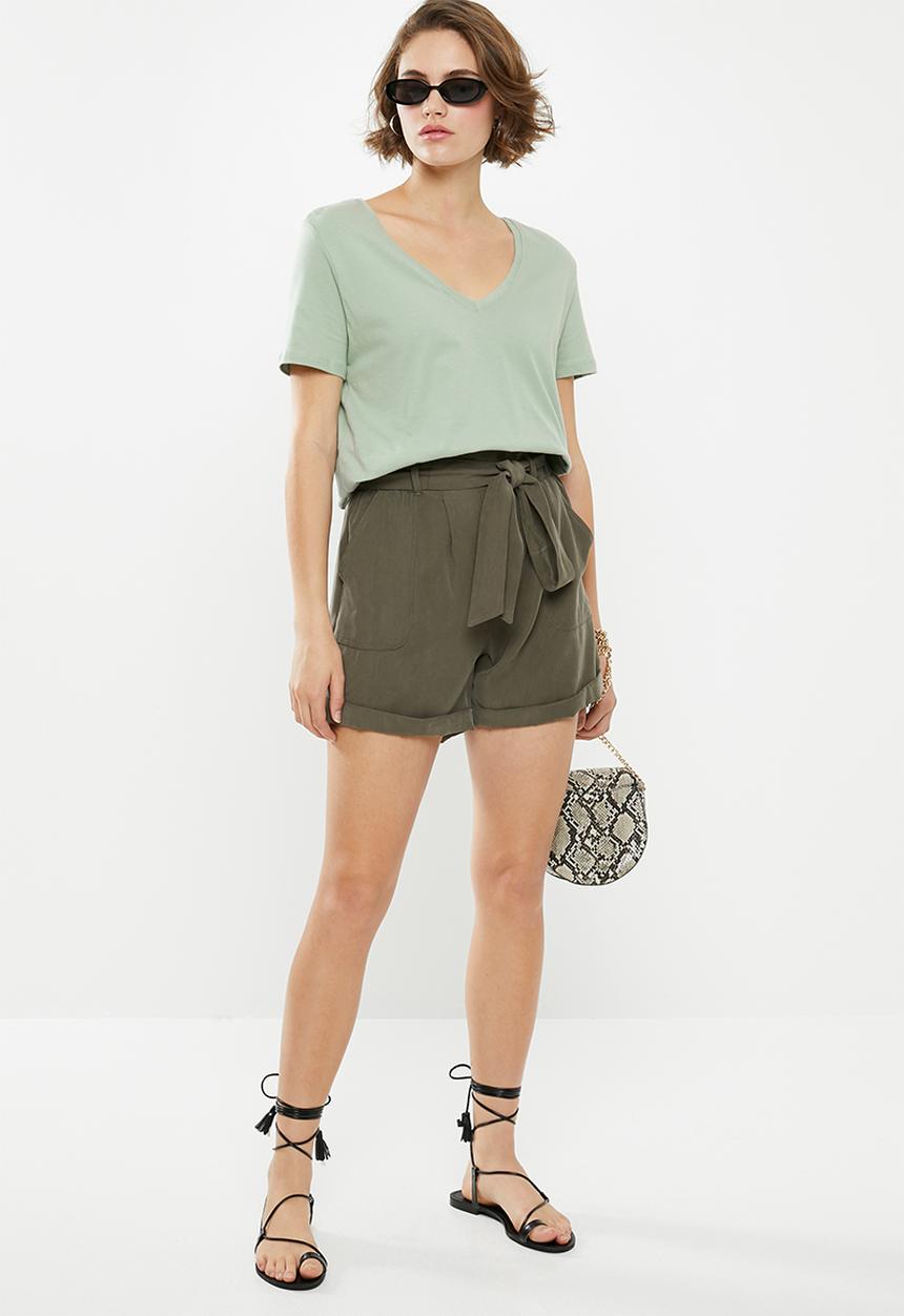 Superbalist - Single v-neck tee - green