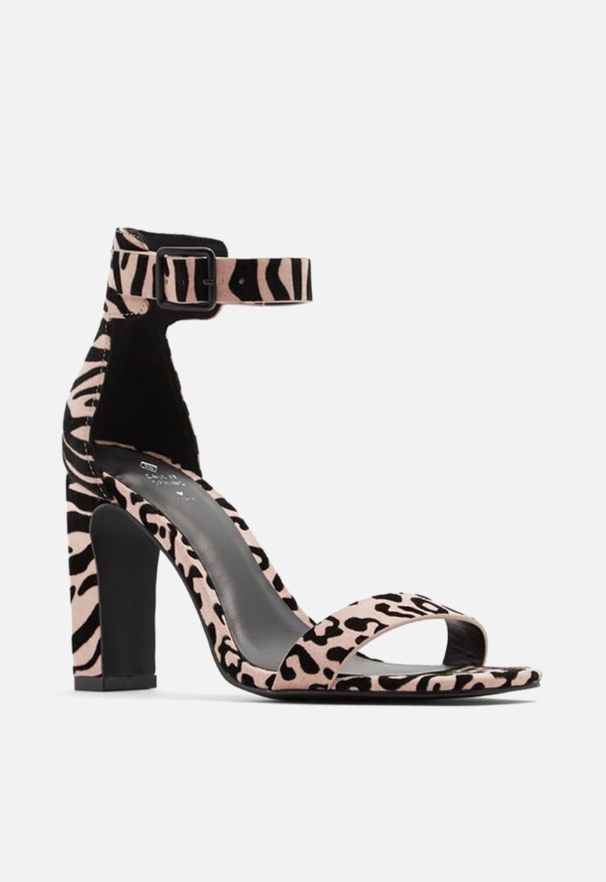 Call It Spring - Alexiss heel - pink & black