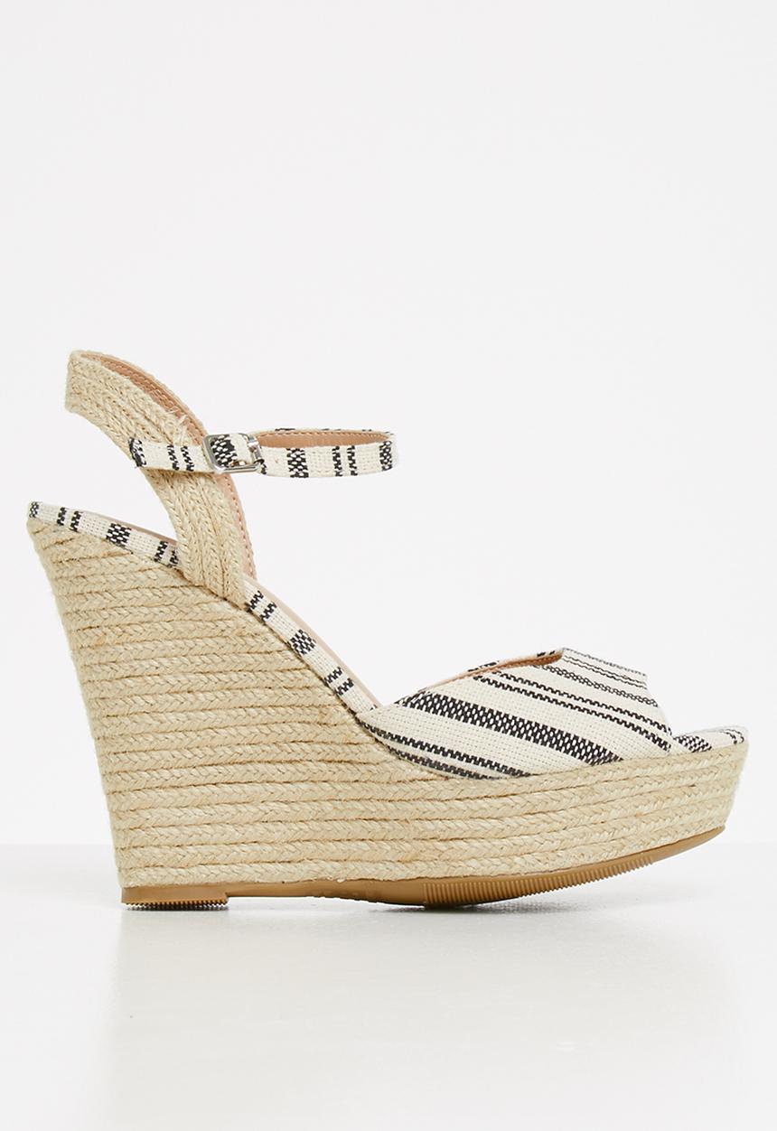 Call It Spring - Smetanina wedge - beige & black