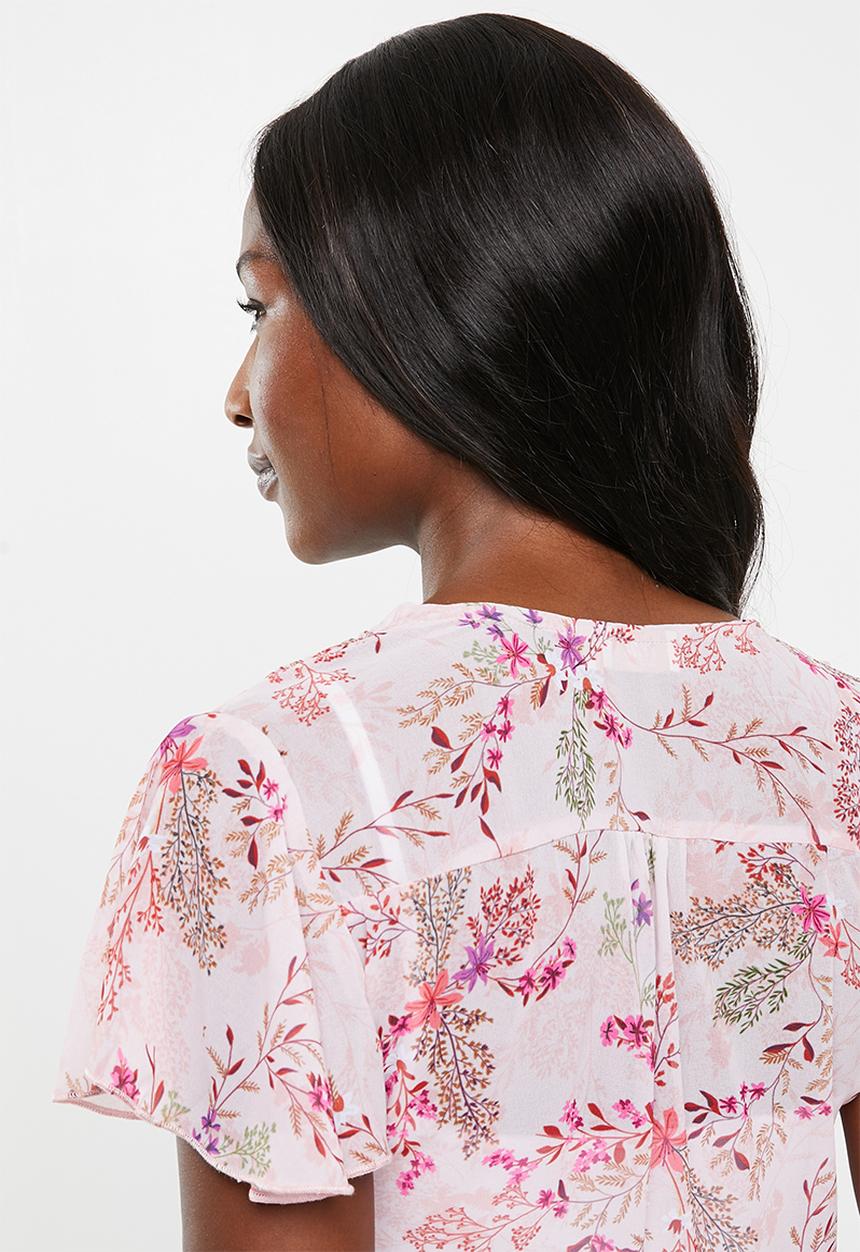 edit - Flutter sleeve button down blouse - pink
