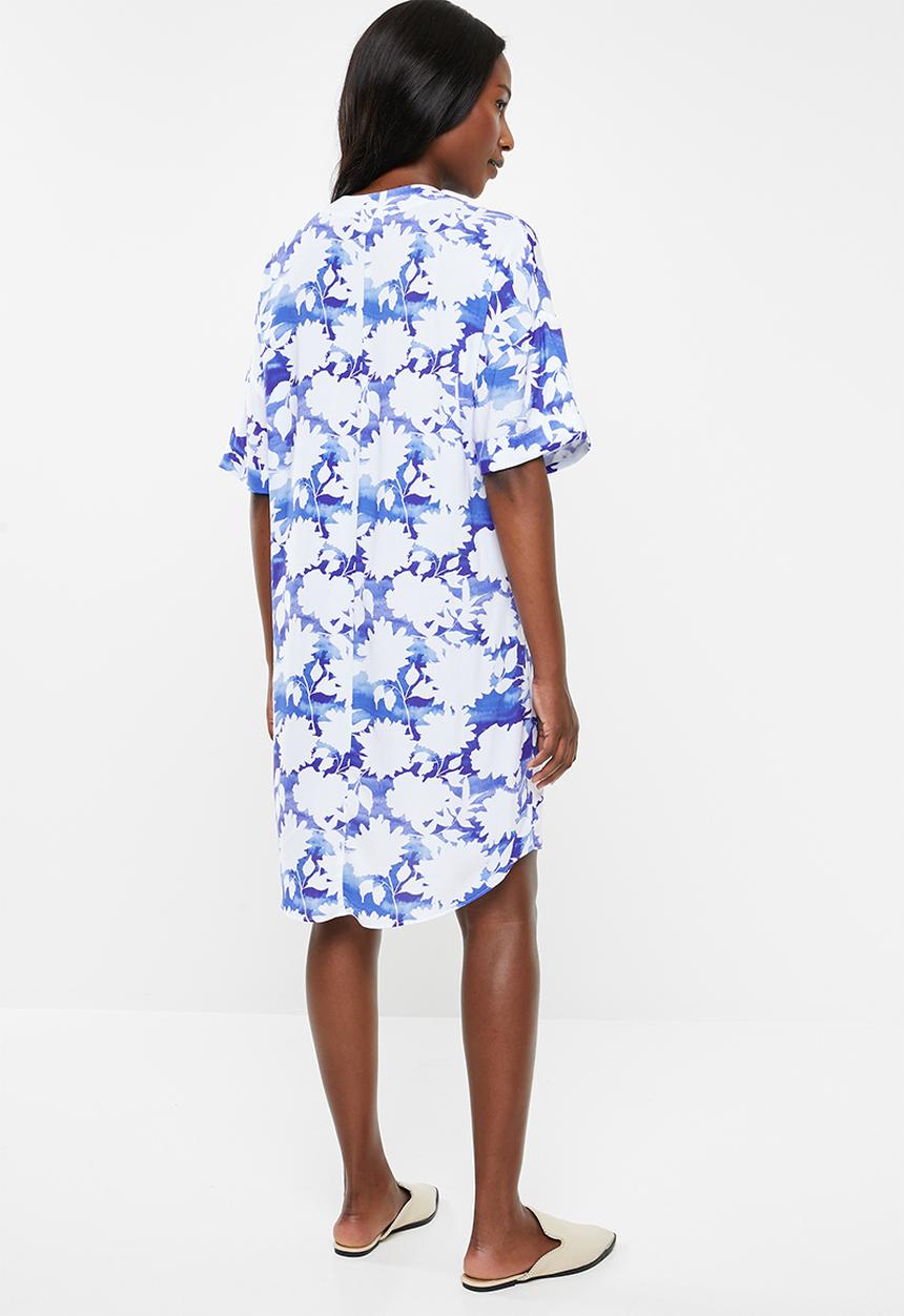 edit - Pleat front shift dress - white & blue