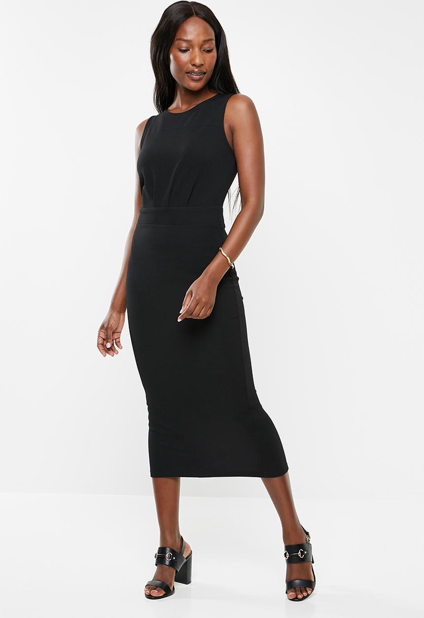 edit - Sleeveless dress with pleats - black