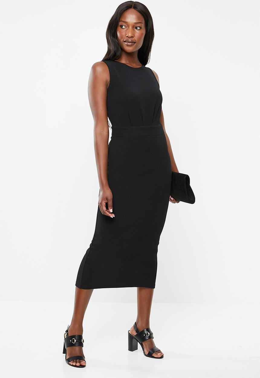 edit - Sleeveless dress with pleats - black