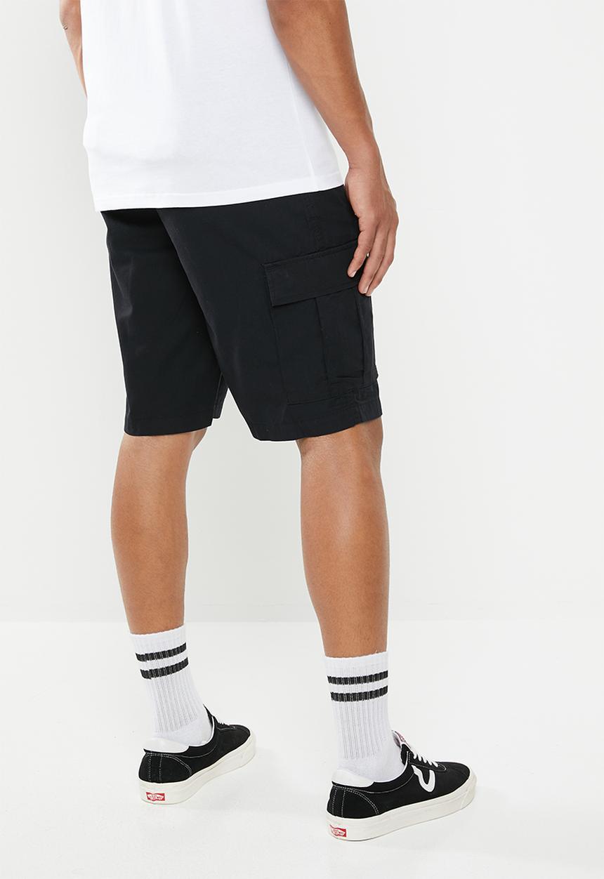 Vans - Tremain 22-inch cargo shorts - black