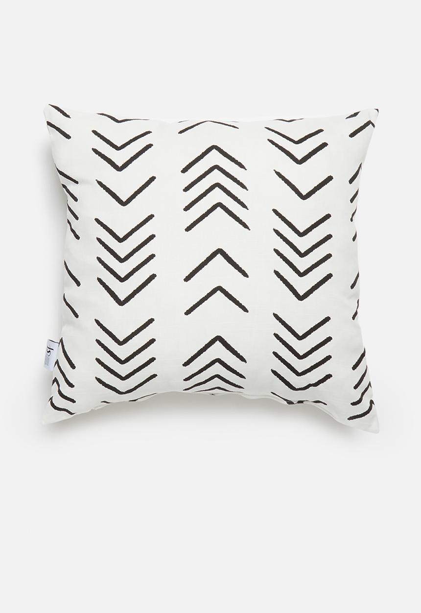 Sixth Floor - Maia cushion cover - white & black