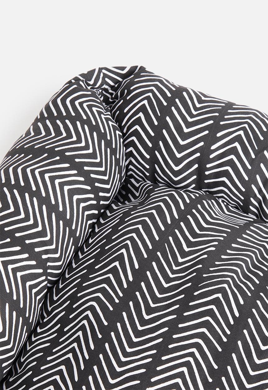Sixth Floor - Kalua pet bed - mudcloth black & white