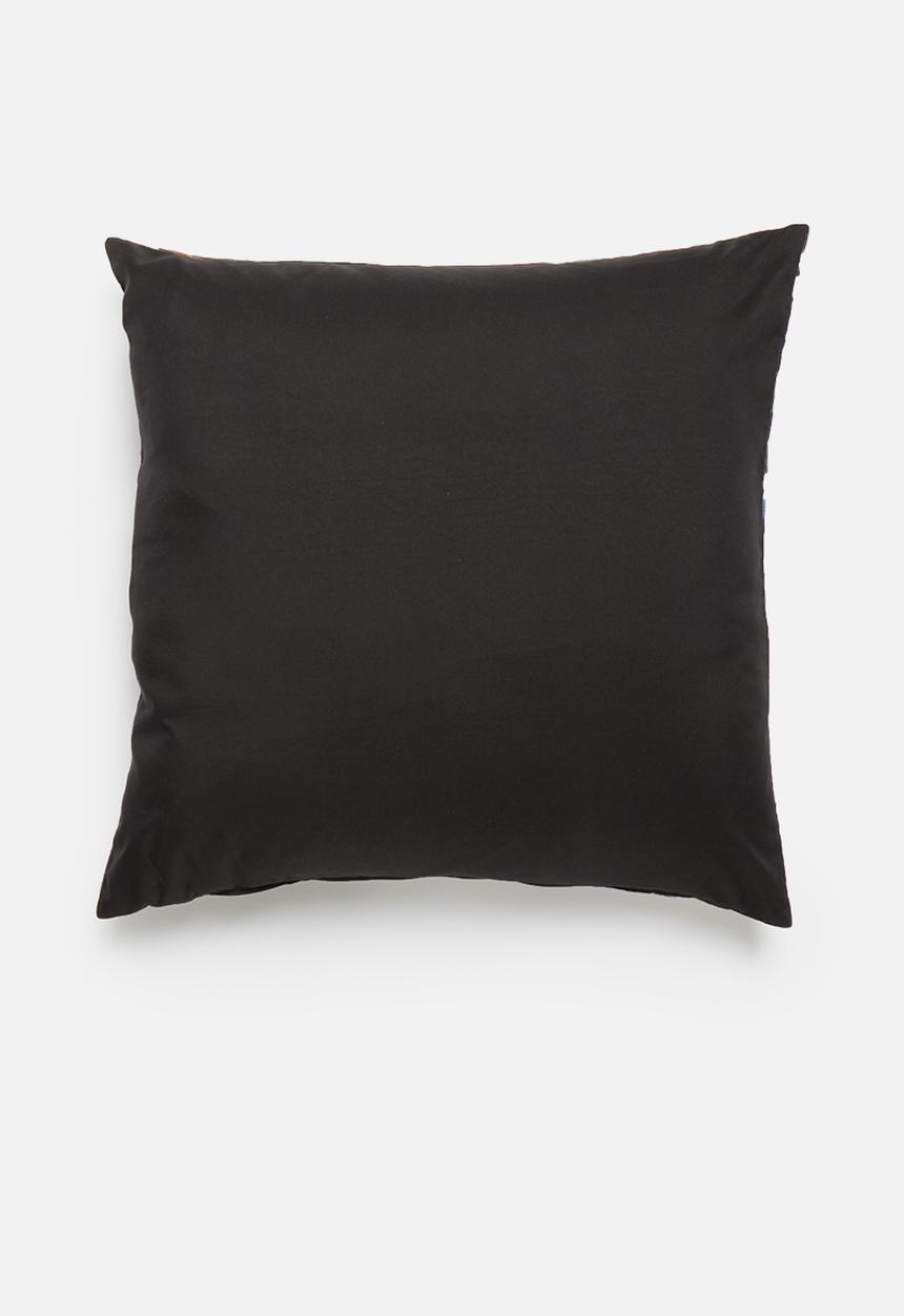 Grey Gardens - Stone frond cushion cover - black