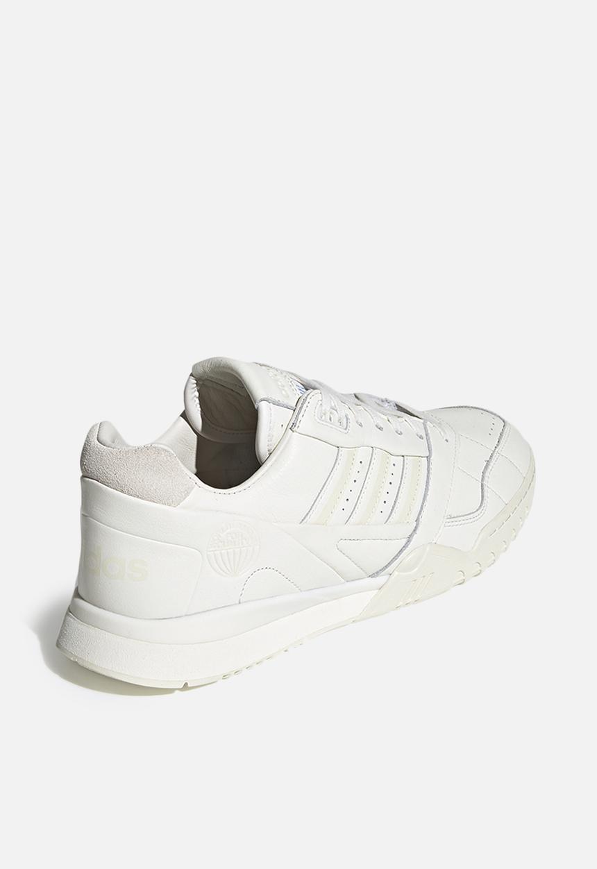 adidas Originals - A.R. Trainer - off white