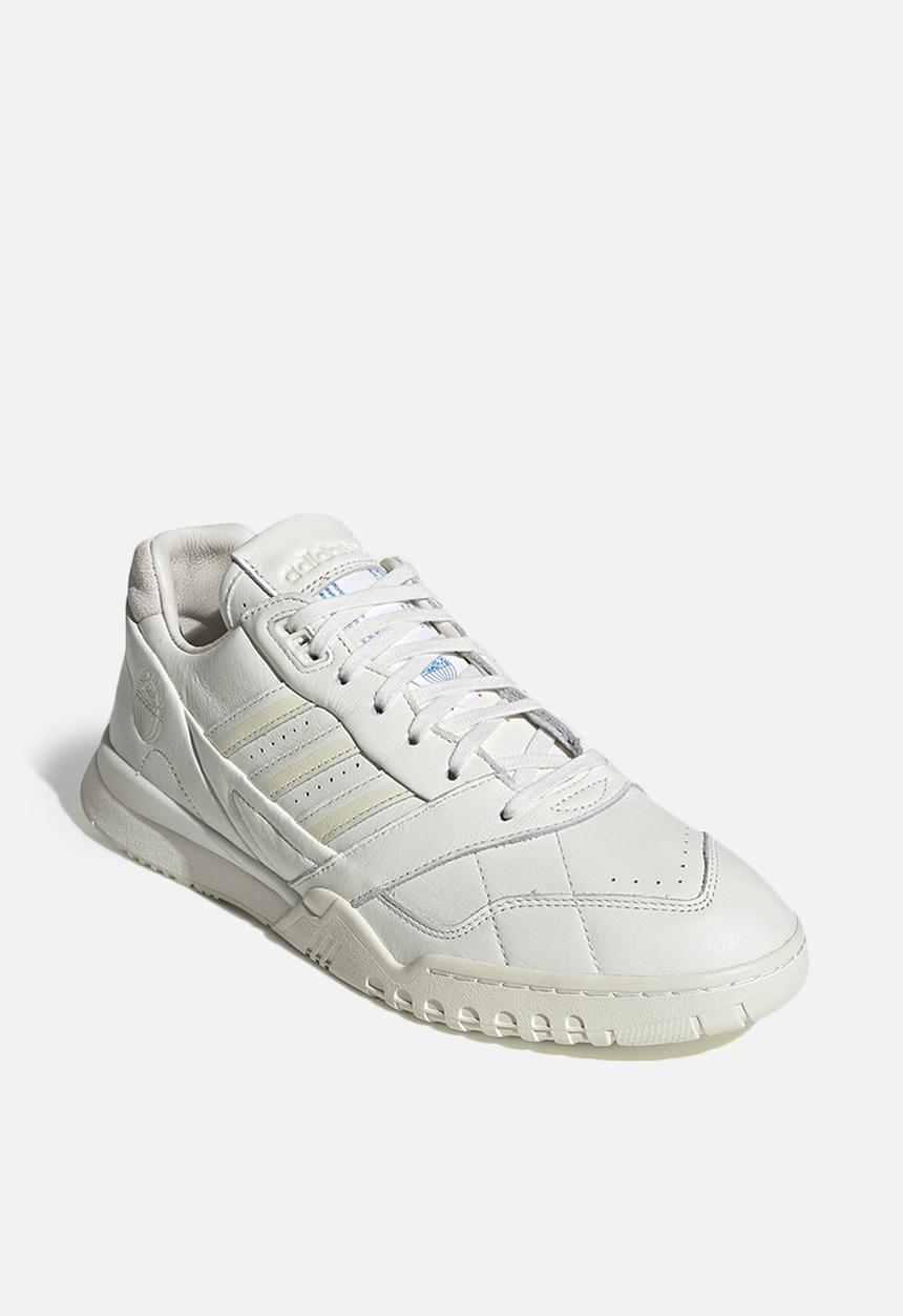 adidas Originals - A.R. Trainer - off white