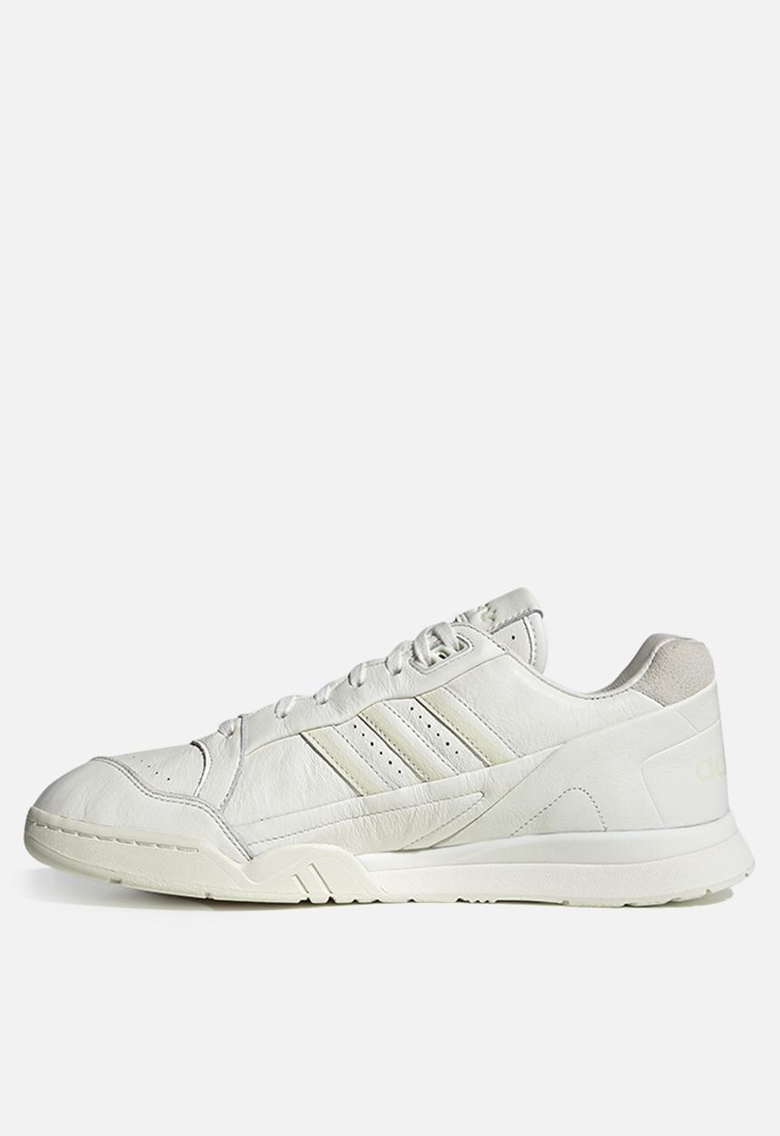 adidas Originals - A.R. Trainer - off white