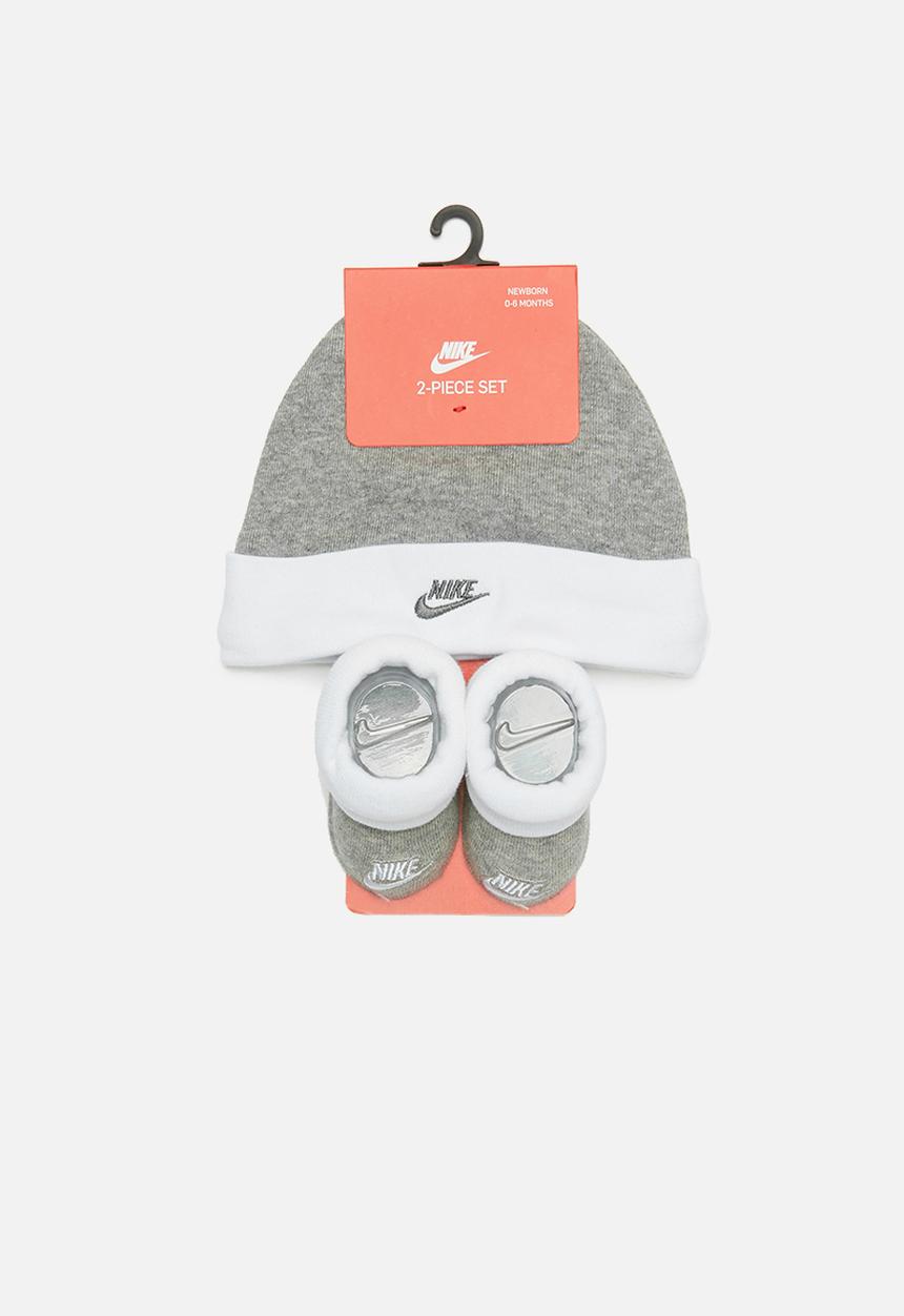 Nike - Futura hat and bootie - grey