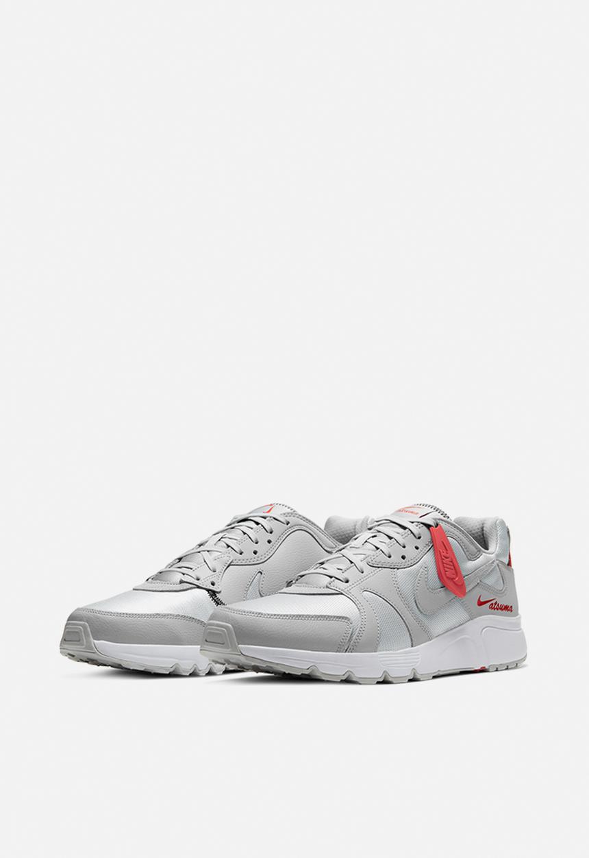 Nike - Atsuma - photon dust/grey fog-track red-white