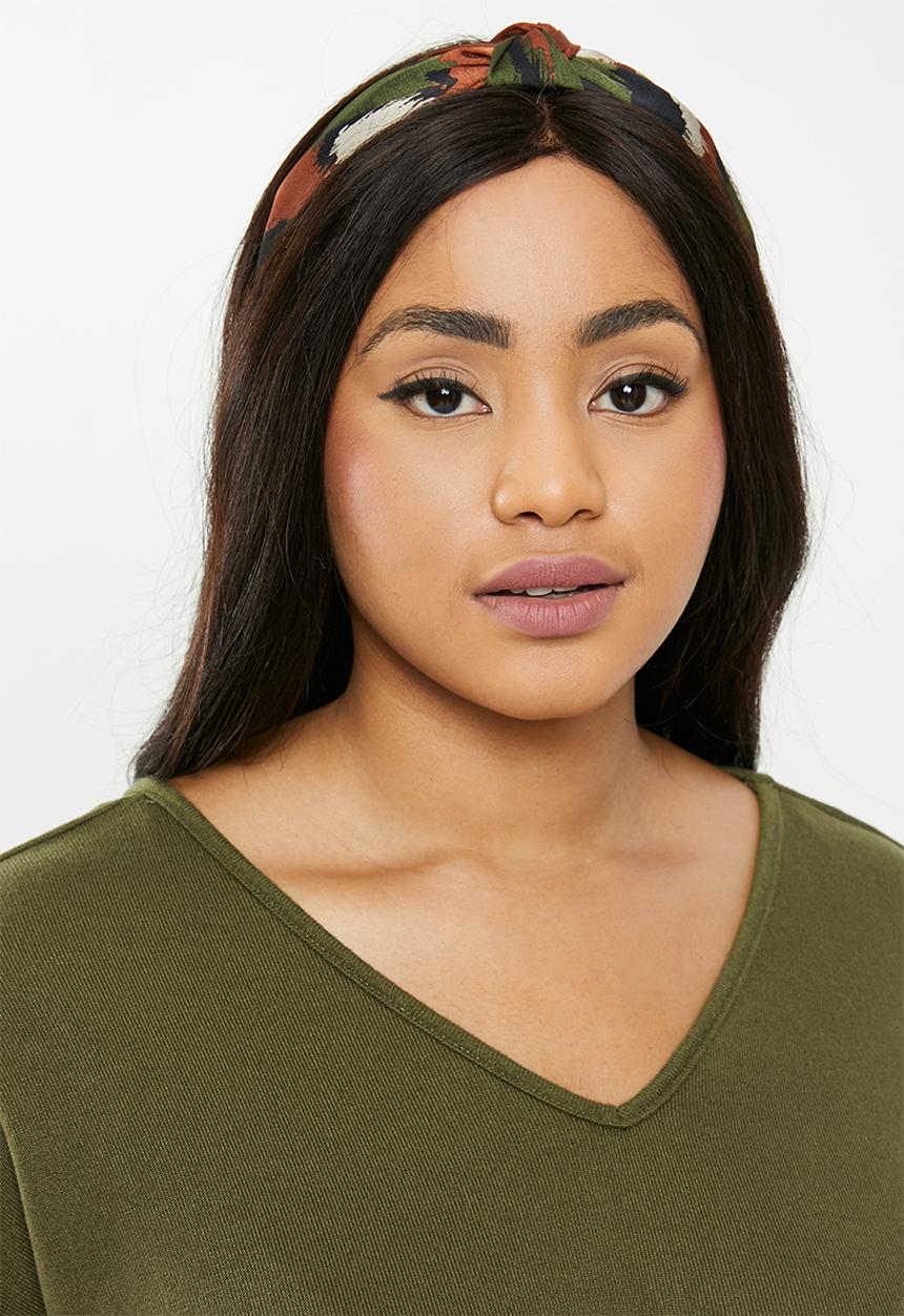 New Look - Curves bella oversized v-neck tee - khaki