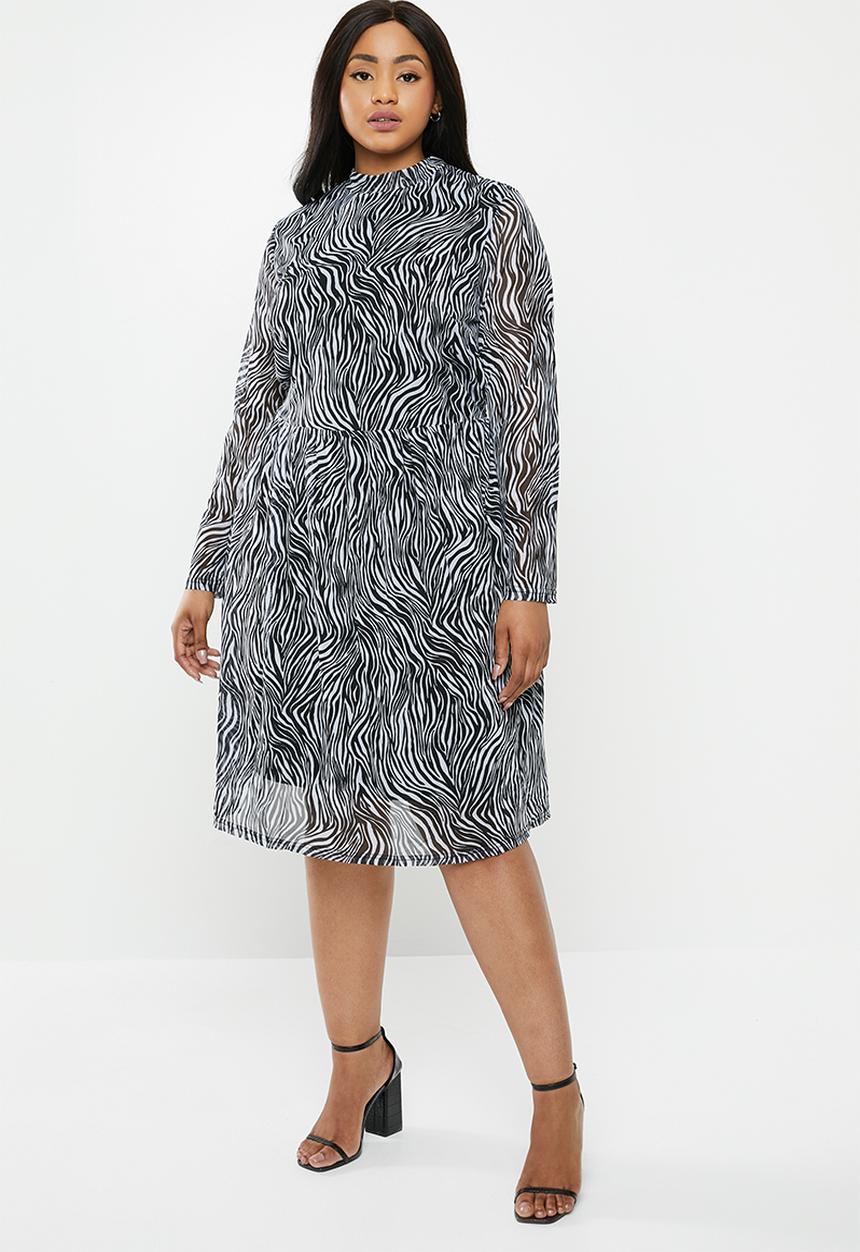Carmakoma - August long sleeve knee dress - black & white 