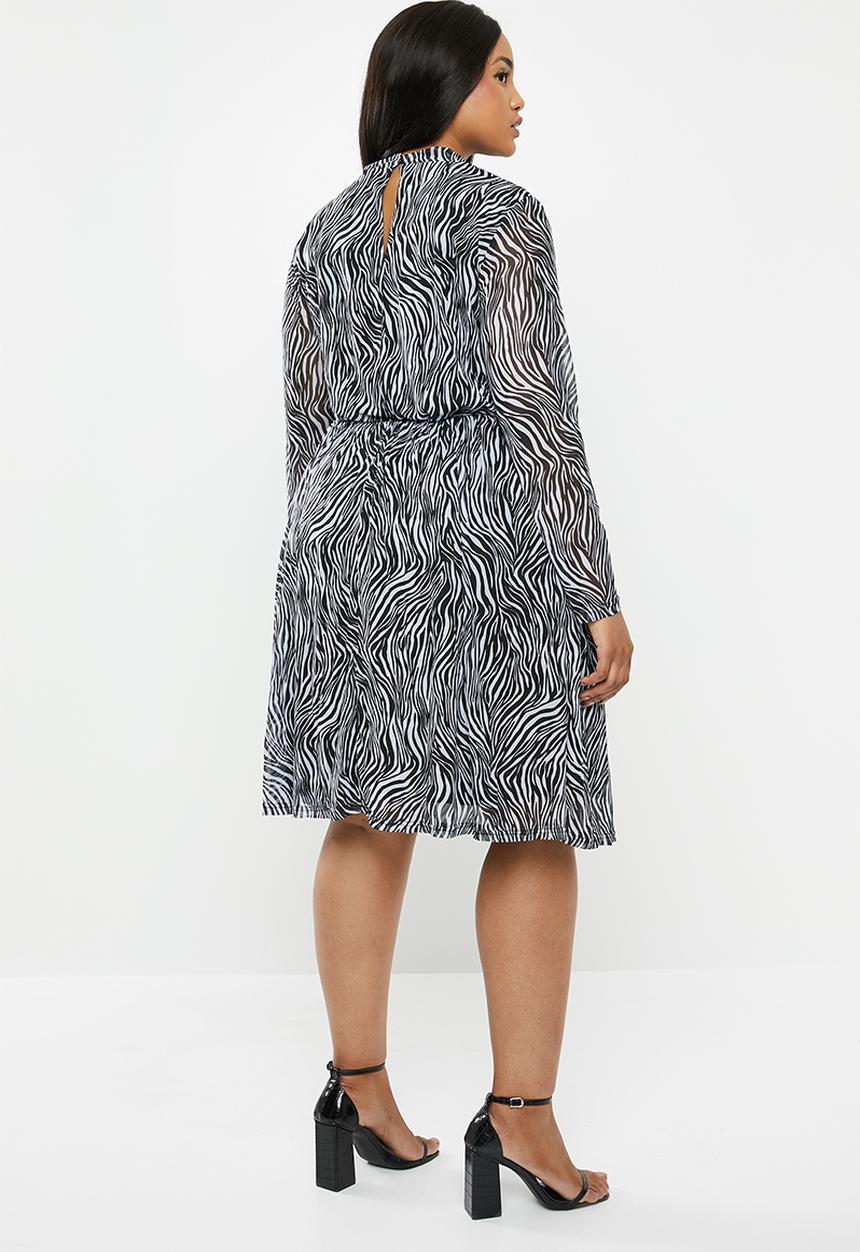 Carmakoma - August long sleeve knee dress - black & white 