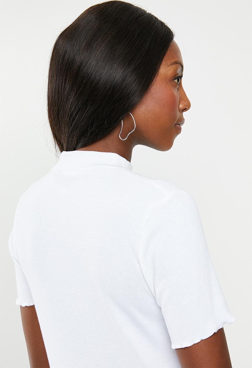 Cotton On - Maternity lettuce edge mock neck short sleeve top - white