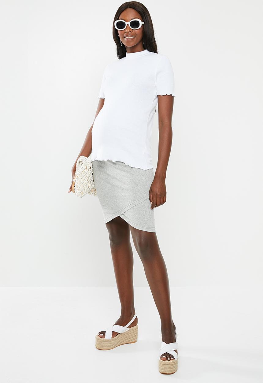 Cotton On - Maternity lettuce edge mock neck short sleeve top - white