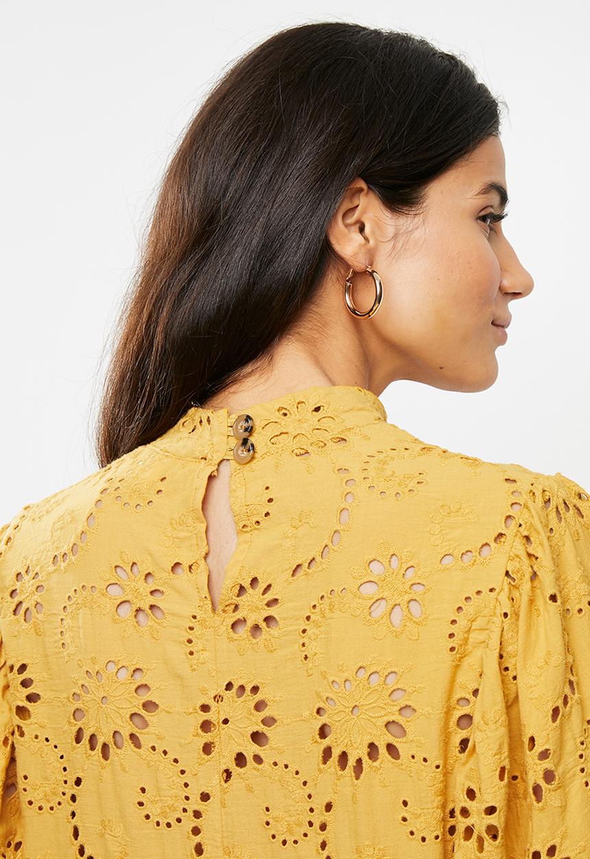 Me&B - Anglaise top - yellow