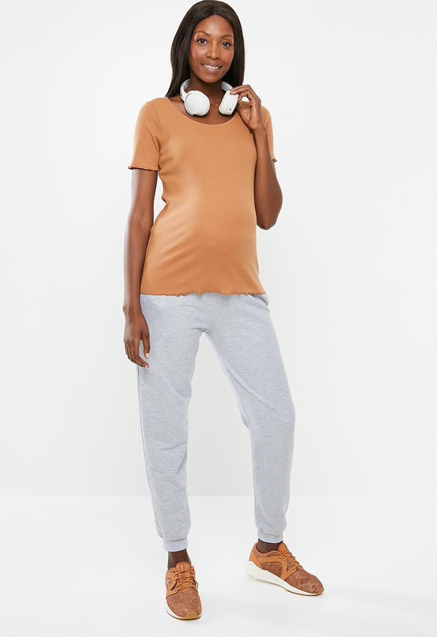 Cotton On - Maternity lettuce edge scoop short sleeve top - beige