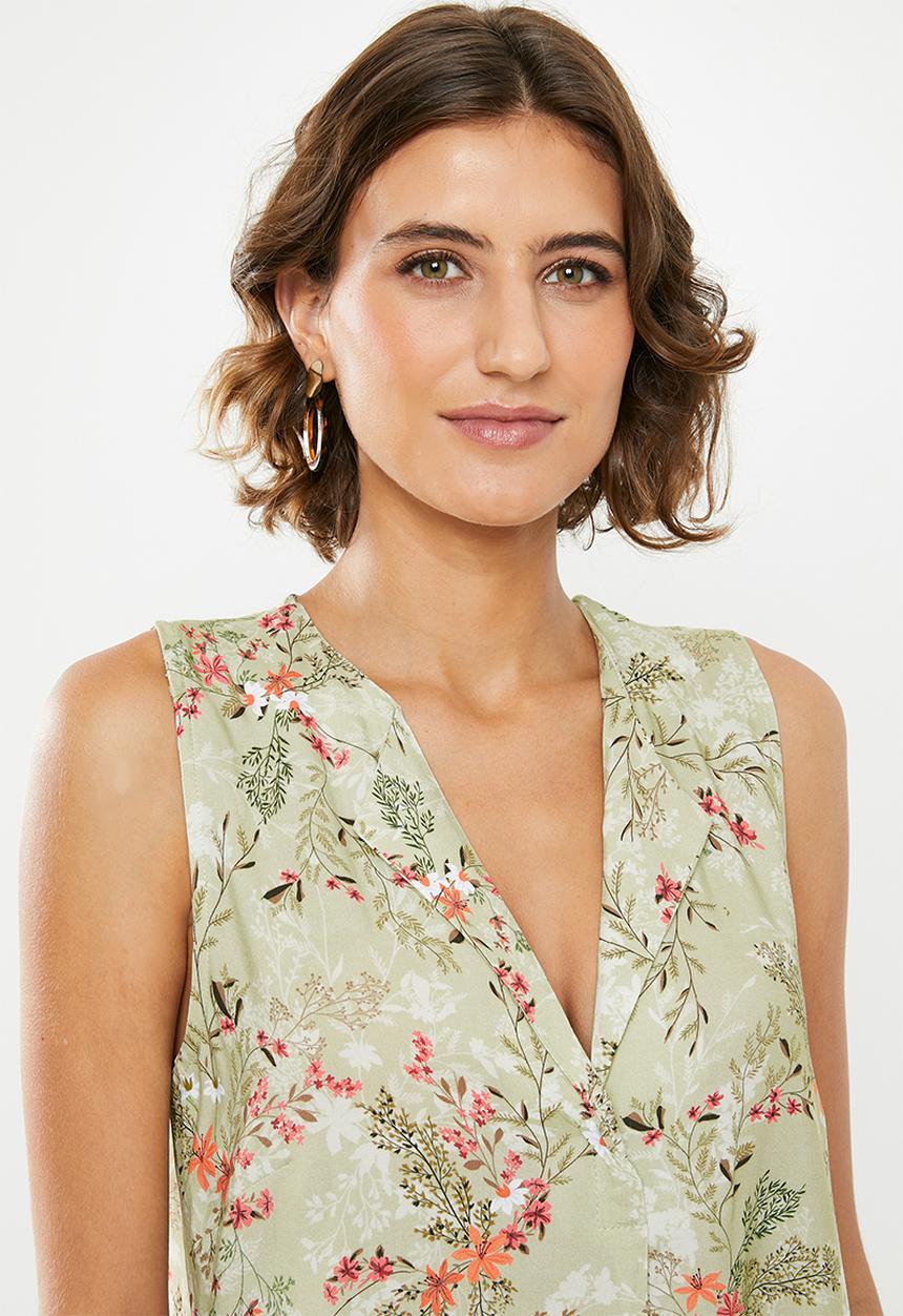 edit - Sleeveless shell top - green