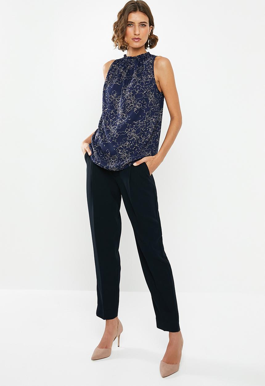 edit - Pleat front vest - navy 