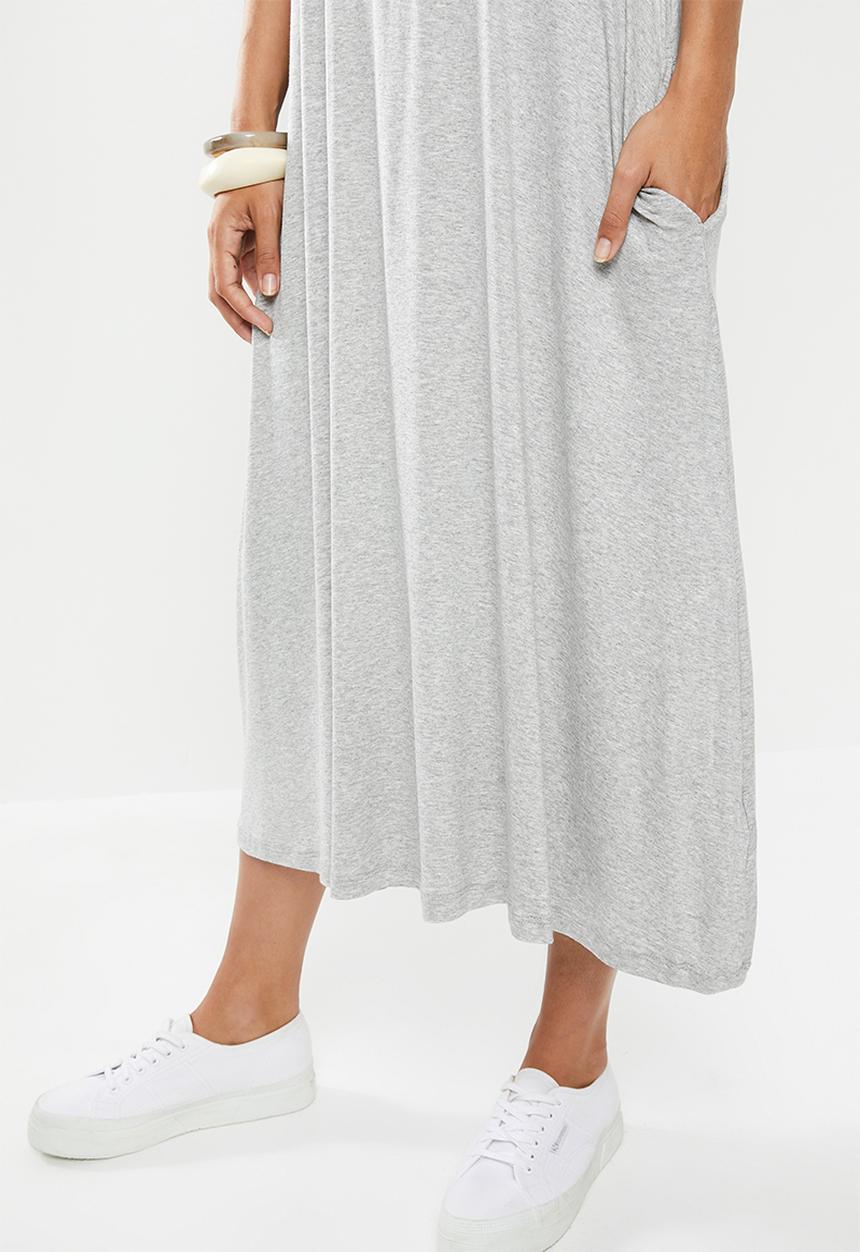 edit - Sleeveless swing midi dress - grey 