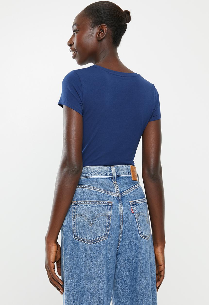 GUESS - Core triangle tee - navy