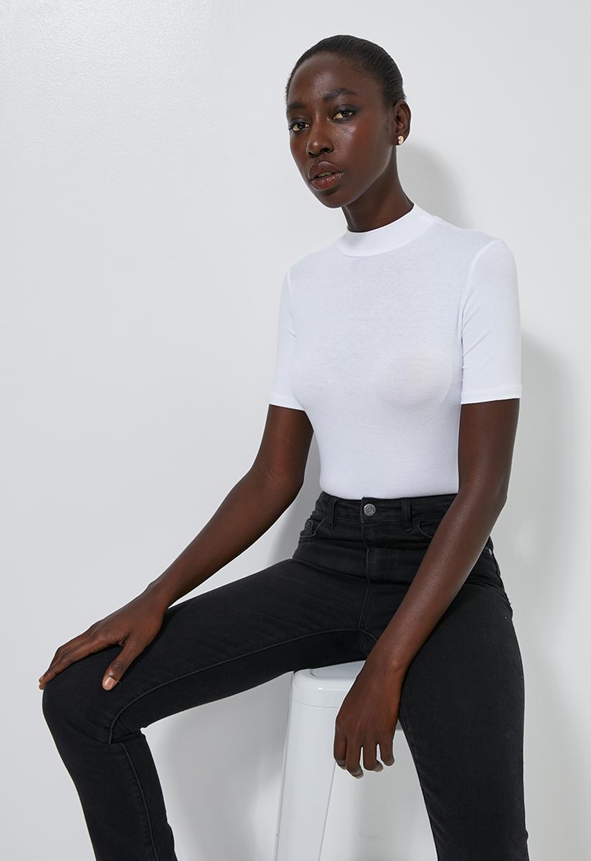 Superbalist - Short sleeve fitted high neck tee - white