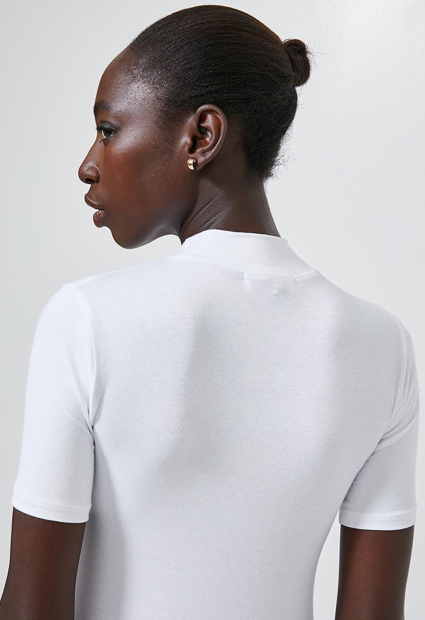 Superbalist - Short sleeve fitted high neck tee - white