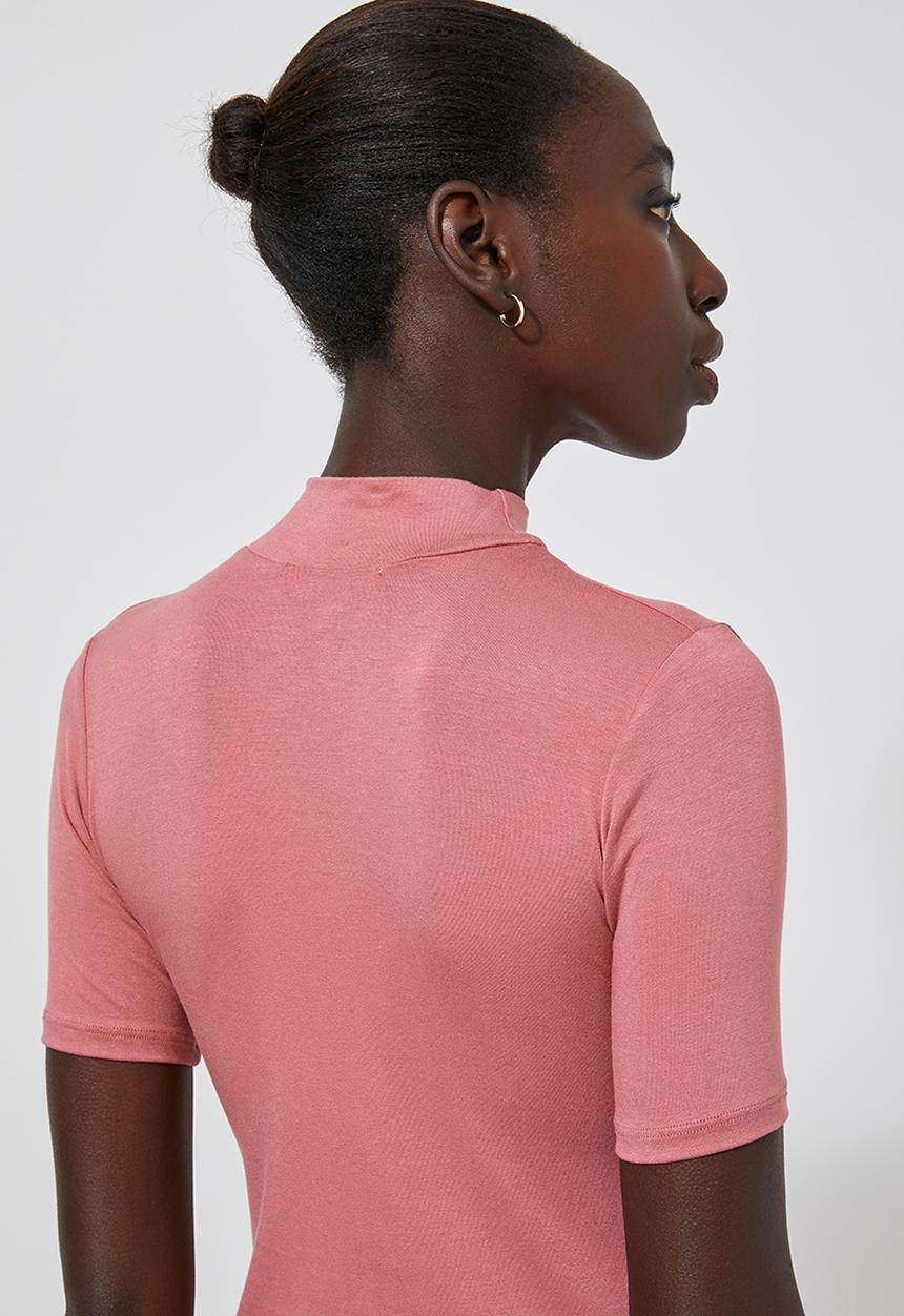 Superbalist - Short sleeve fitted high neck tee - pink