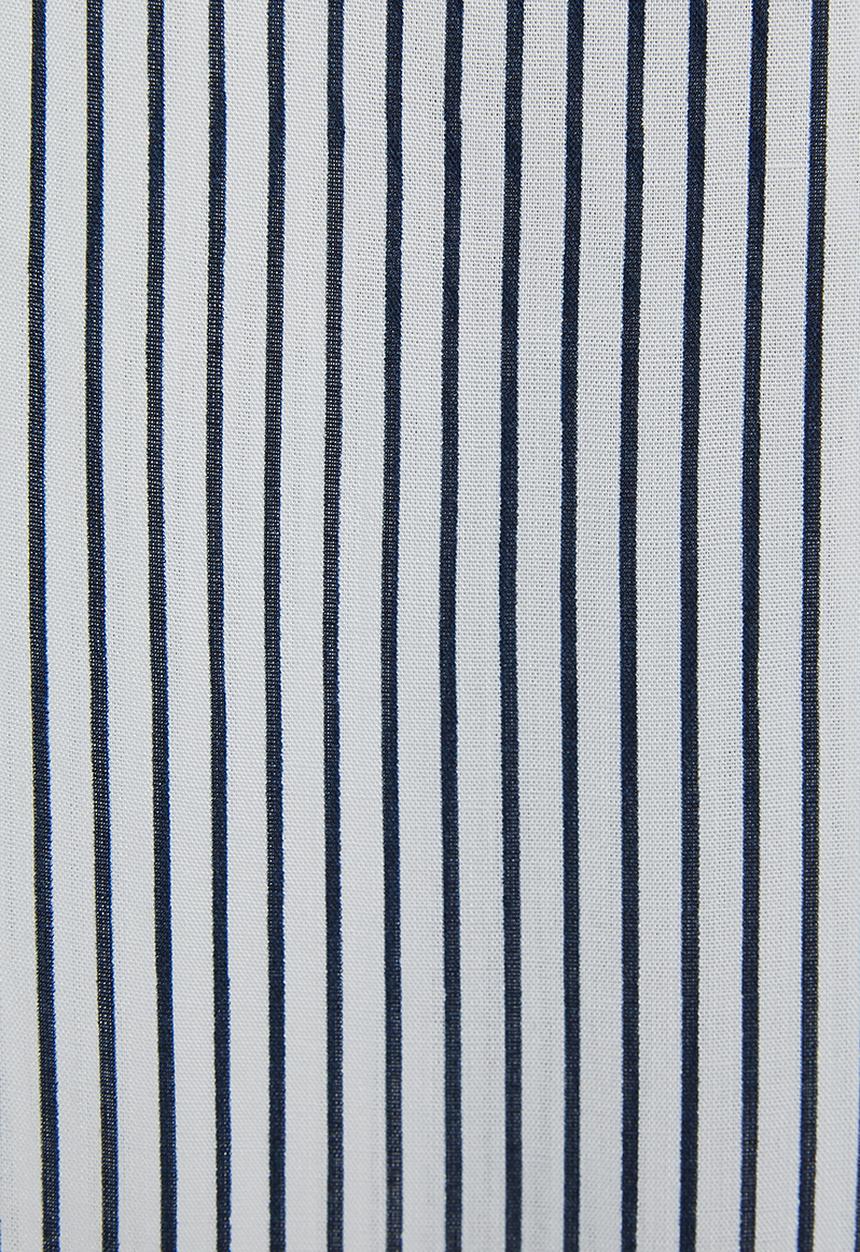 Superbalist - V-neck shell with grown on sleeve - navy & white