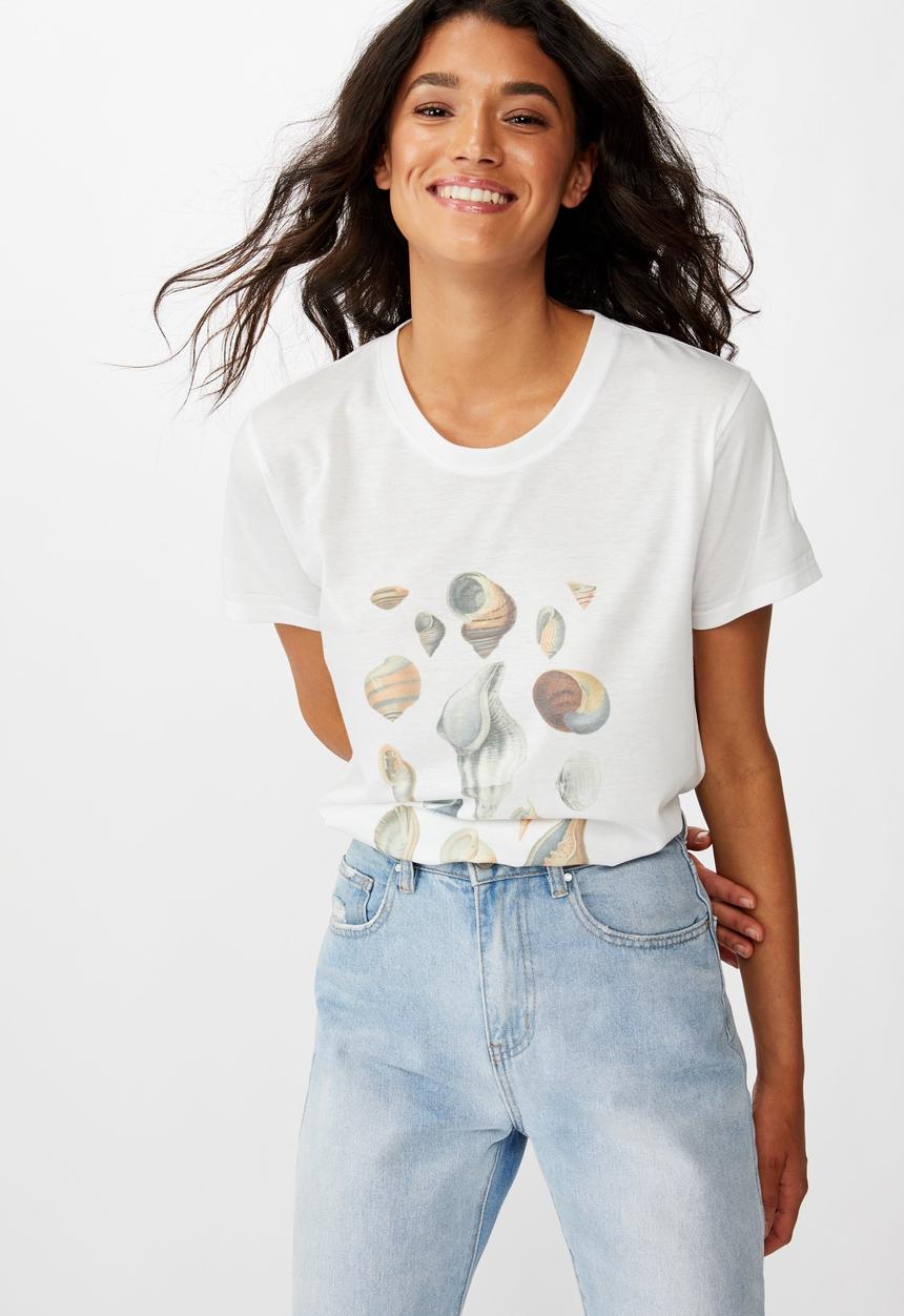 Cotton On - Classic arts T-shirt sea shells - white