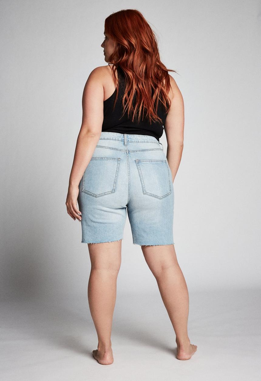 Cotton On - Curve bermuda denim shorts - blue