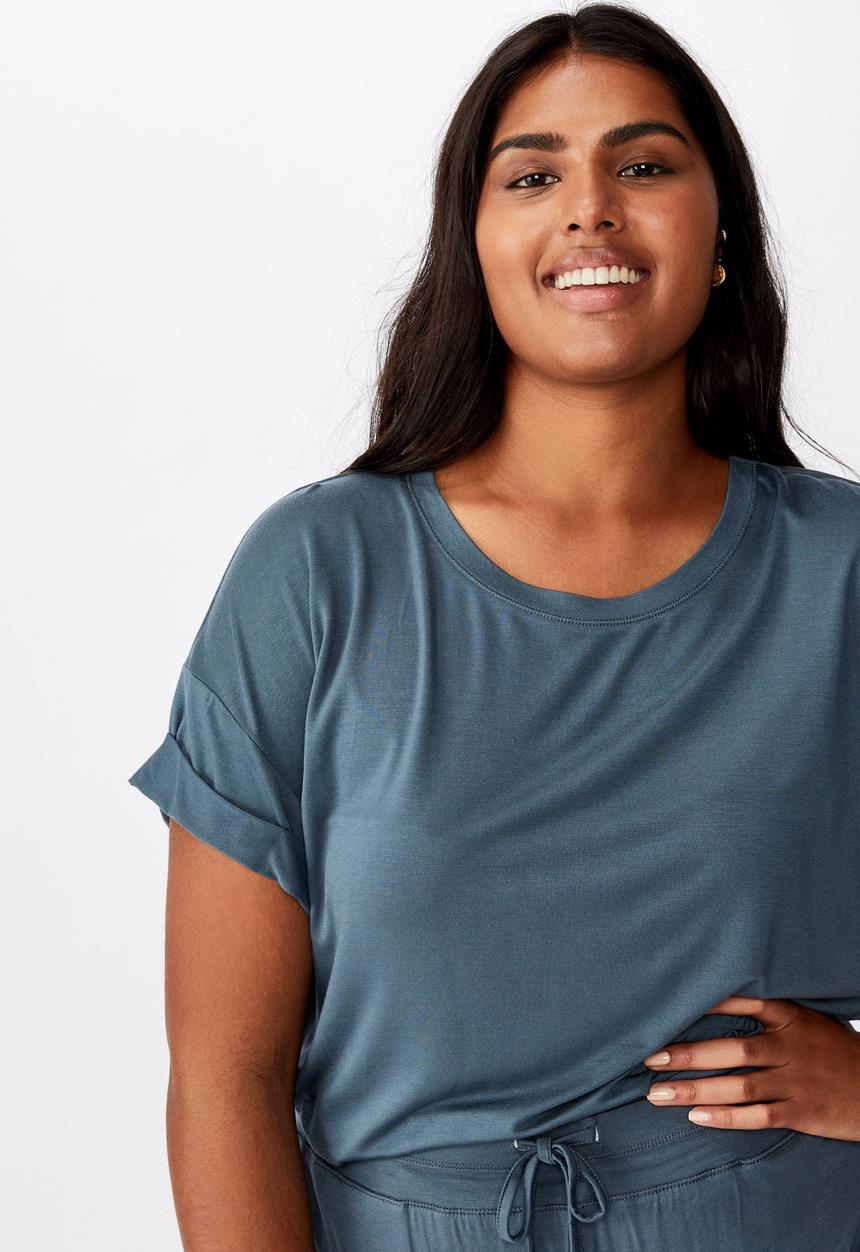 Cotton On - Curve sleep recovery hip grazer T-shirt - blue
