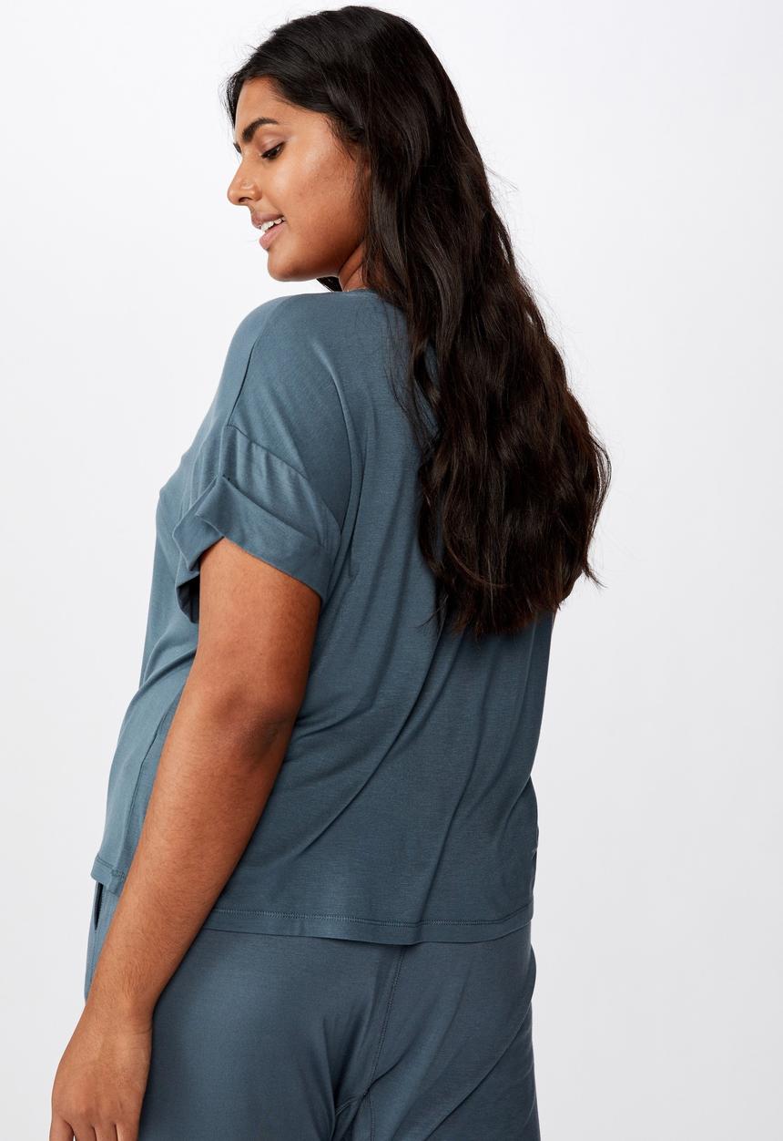 Cotton On - Curve sleep recovery hip grazer T-shirt - blue