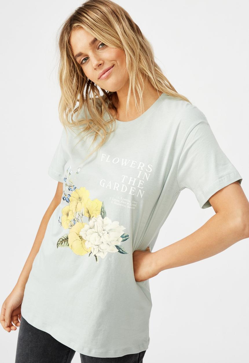Cotton On - Classic arts T-shirt flowers in the garden - blue