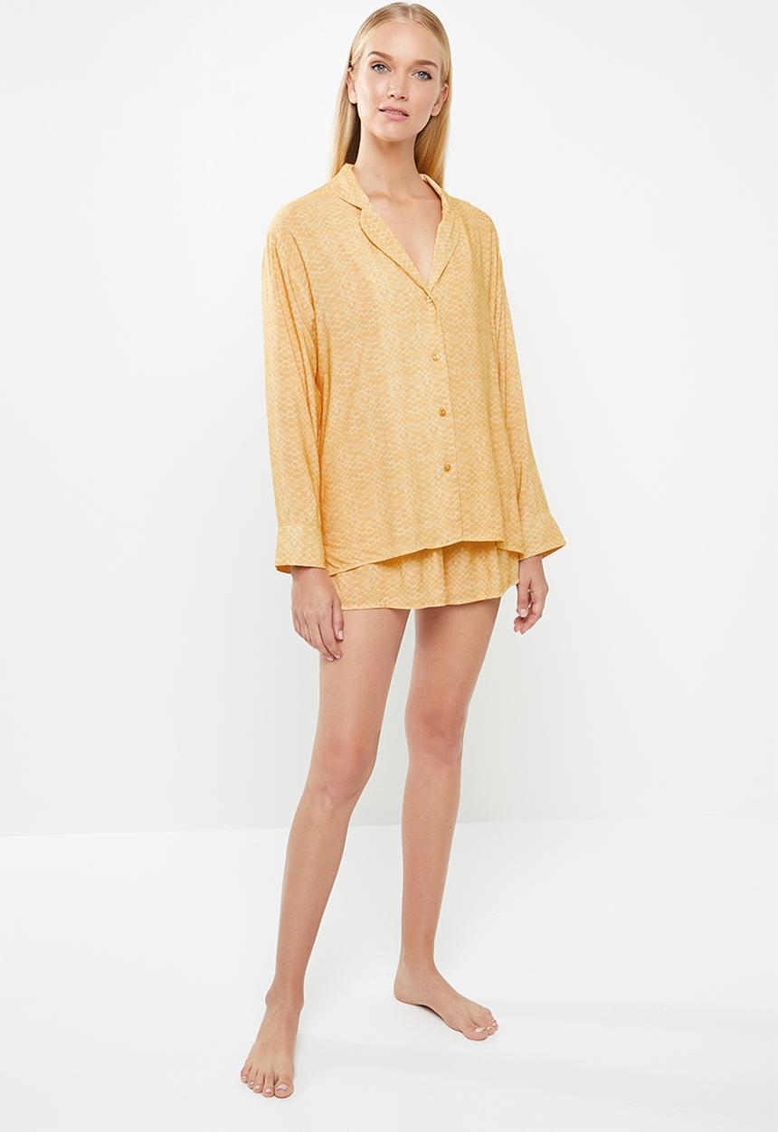 Superbalist - Sleep shirt & shorts set - yellow