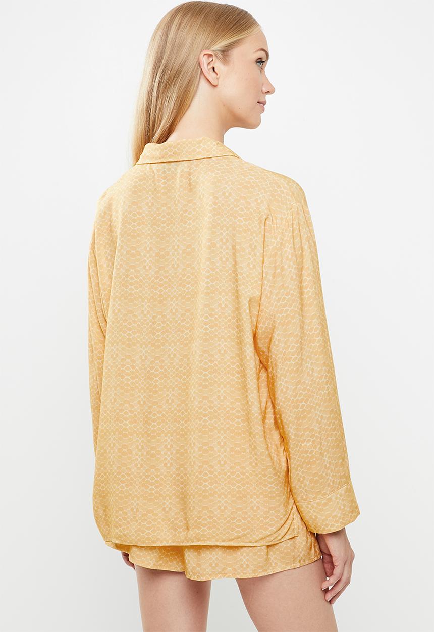 Superbalist - Sleep shirt & shorts set - yellow