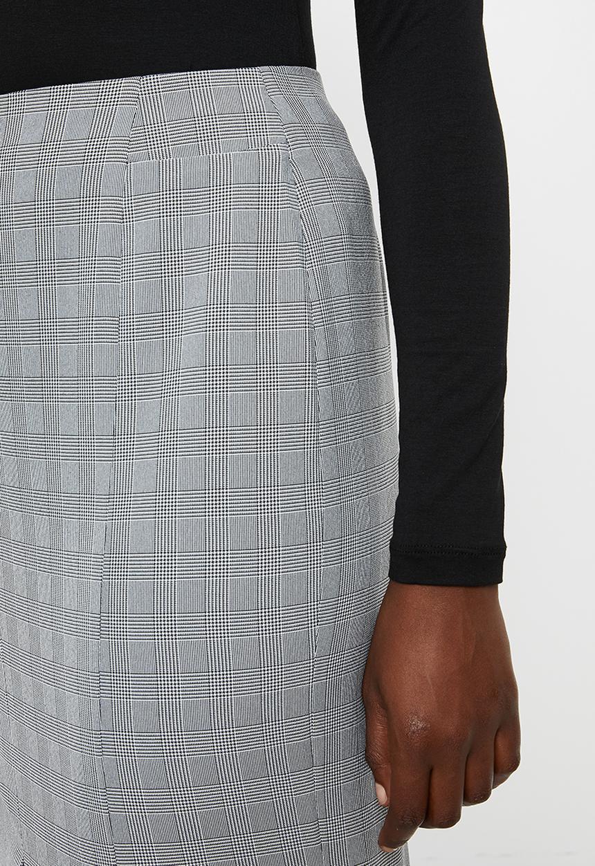 edit - Front slit pencil skirt - black & white 