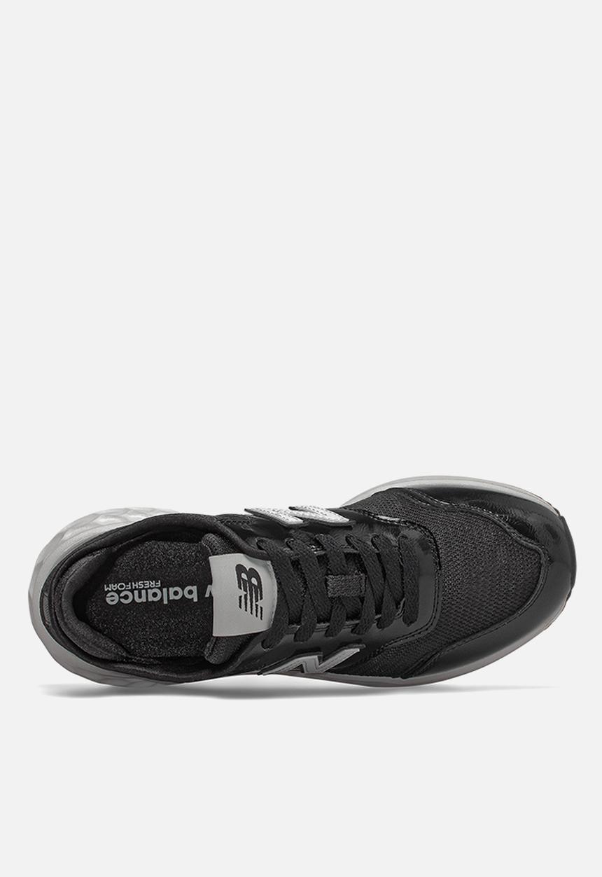 New Balance  - X-70 Racer - black